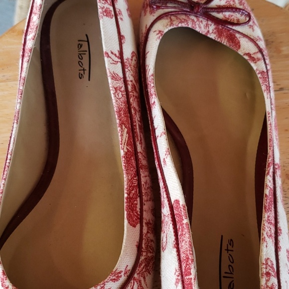 Flat Shoes - Picture 3 of 4